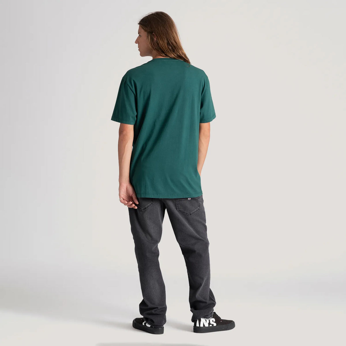 Klassinen slim-fit T-paita pyöreällä kaula-aukolla - tummanvihreä